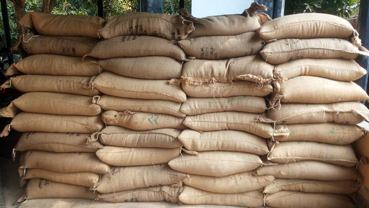 গরিবের বরাদ্দের চাল যায় ধনী-প্রবাসীর ঘরে